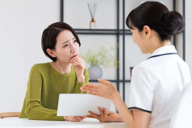 新人へ感覚的にしか接客指導できない美容サロン